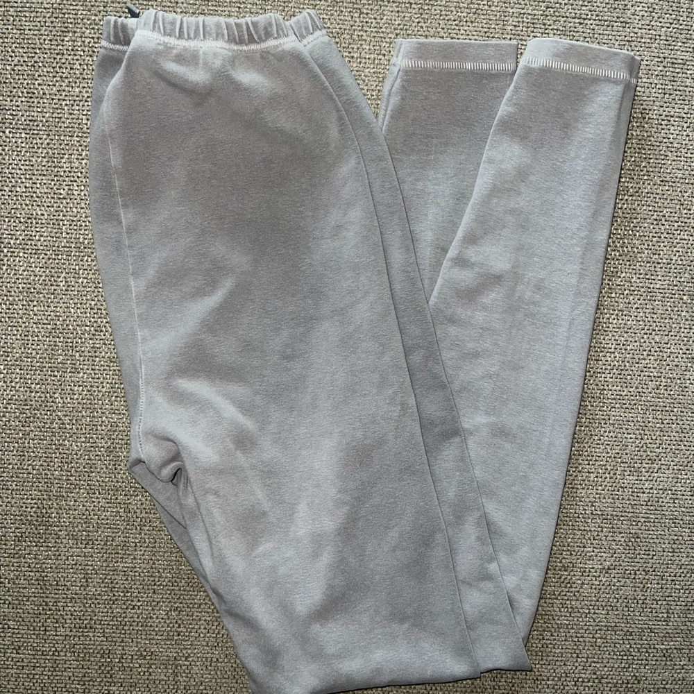 Skims leggings in color pacific.